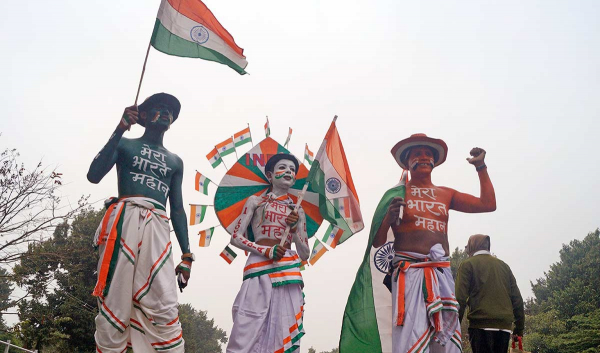 जब हम गुलाम थे तब एक थे, आजाद होते ही क्यों बंट गए ?