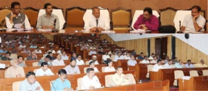 गुणवत्ता के साथ सड़कों में गड्ढा भरायी का कार्य 10 दिसम्बर तक पूर्ण करने के निर्देश