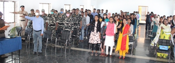 कमांडेट ज्ञालिक ने राष्ट्रीय मतदाता दिवस पर दिलाई शपथ