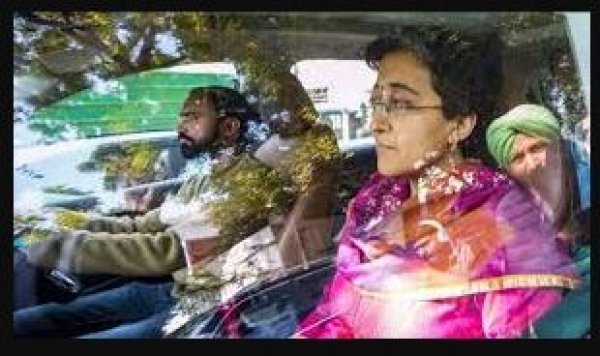 आपकी पार्टी चुनाव हार गई, आपको यमुना मैया का श्राप लगा है :विनय कुमार सक्सेना