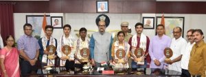 राज्यपाल  रमेन डेका से सरस्वती शिक्षा संस्थान के मेधावी विद्यार्थियों ने की मुलाकात