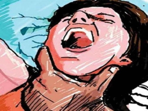 जुआ खेलने के लिए पत्नी ने नहीं दिए 100 रुपए, तो गला दबाकर मार दिया