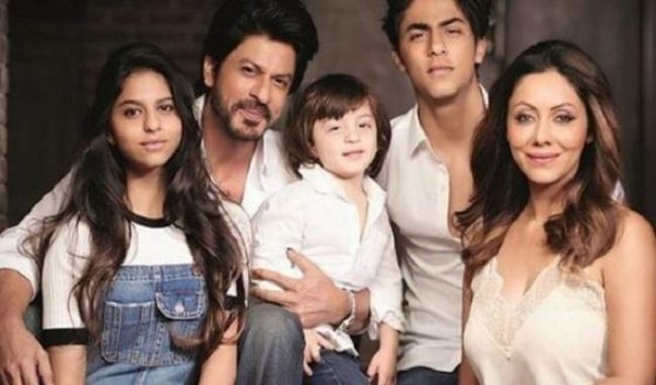 भारत में हम अभिनय सीखते नहीं, मान लेते हैं कि हम टैलेंटेड हैं: शाहरुख