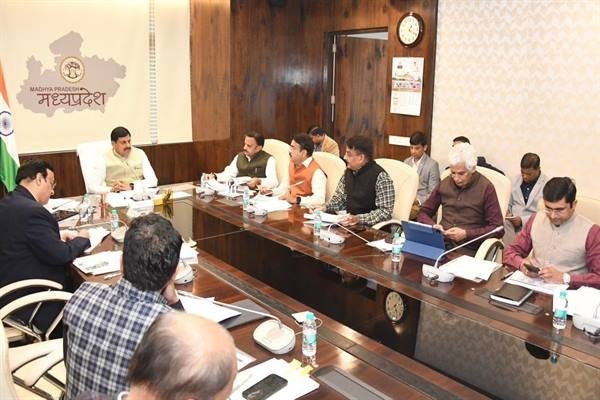 अधिकाधिक अस्पतालों और डॉक्टर्स को जोड़ें आयुष्मान योजना से : मुख्यमंत्री डॉ. यादव