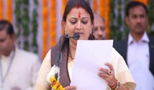 चुनाव जीतने के बाद गहलोत की मंत्री के बिगड़े बोल, कहा देश से पहले जाति के लिए करेंगे काम