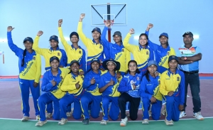 मुख्यमंत्री विष्णु देव साय ने इचकेला की बालिका क्रिकेट खिलाड़ियों को किया सम्मानित: क्रिकेट किट प्रदान कर बढ़ाया उत्साह