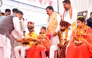 छत्तीसगढ़ में सामूहिक विवाह बना सामाजिक एकता का उत्सव, मुख्यमंत्री ने 13 नवदंपतियों को दिया आशीर्वाद