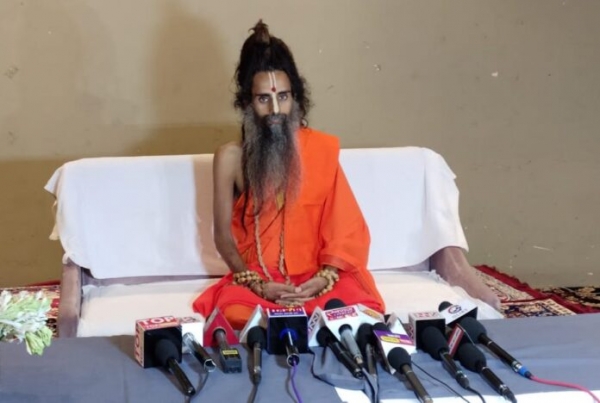 संविधान में जो जरूरी नहीं उसे किया जाये संशोधित-संत रीतेश्वर महाराज