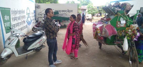 रायपुर नाका बस्ती का आयुक्त ने किया भ्रमण