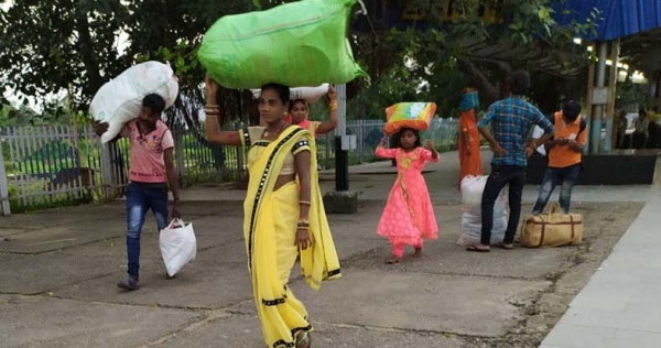 डभरा क्षेत्र में पलायन कराने ठेकेदार व दलाल सक्रिय