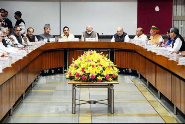 सर्वदलीय बैठक में विपक्ष ने उठाया फारुक की हिरासत का मुद्दा