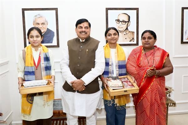 बारहवीं बोर्ड टॉपर छात्राओं को प्रोत्साहनस्वरूप दी जाएगी एक-एक लाख रुपये की राशि : मुख्यमंत्री डॉ. यादव