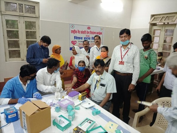 निःशुल्क ब्लड प्रेशर जांच शिविर का हुआ आयोजन