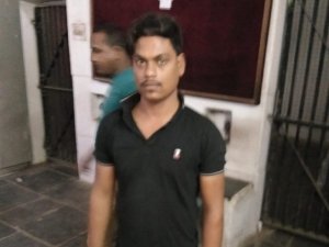 नहाते वक्त महिला का ड्राइवर ने वीडियो बनाया, फिर ब्लैकमेल कर दुष्कर्म करता रहा