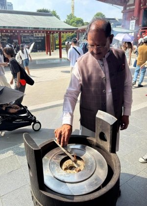 मुख्यमंत्री  साय ने जापान पहुंचने के बाद सबसे पहले टोक्यो स्थित ऐतिहासिक असाकुसा मंदिर में की पूजा-अर्चना