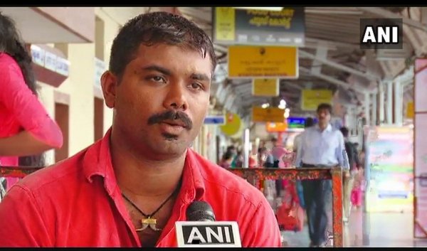 कुली से IAS ऑफिसर बने केरल के श्रीनाथ, रेलवे स्टेशन के Free WiFi से की UPSC की तैयारी