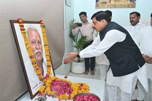 मुख्यमंत्री डॉ. यादव ने विधायक श्री खत्री के निवास जाकर शोक संवेदना की व्यक्त