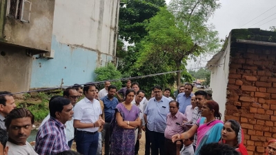 विशेष सचिव ने निगम क्षेत्रान्तर्गत संचालित विभिन्न योजनाओं के कार्यों का किया निरीक्षण
