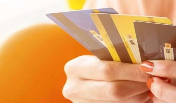 फायदेमंद है एक से ज्यादा क्रेडिट कार्ड रखना