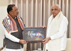 मुख्यमंत्री  विष्णु देव साय ने गांधीनगर में गुजरात के मुख्यमंत्री  भूपेंद्र पटेल से की सौजन्य भेंट