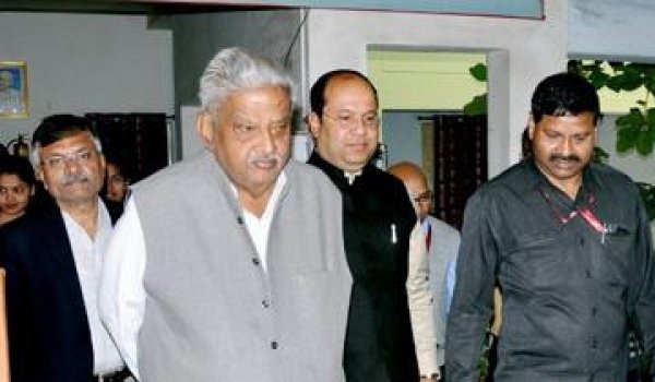 मंत्री आरिफ अकील द्वारा पोस्ट मैट्रिक कन्या छात्रावास का निरीक्षण