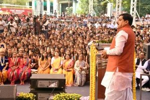 &quot;गीता&quot; अद्भुत और पवित्र ग्रंथ है, जीवन की सारी जिज्ञासाओं का समाधान &quot;गीता&quot; में है : मुख्यमंत्री डॉ. यादव