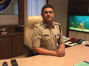 रिश्वतखोरी /	सीबीआई का डीएसपी गिरफ्तार, इसी मामले में एजेंसी के नंबर 2 अफसर अस्थाना पर भी आरोप
