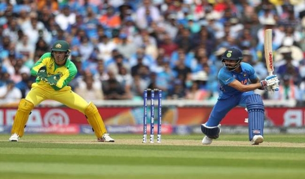IND vs AUS: कप्तान कोहली ने जड़ा 50वां अर्धशतक, भारत 250 पार