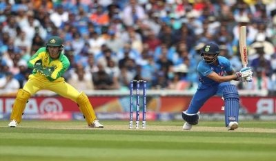 IND vs AUS: कप्तान कोहली ने जड़ा 50वां अर्धशतक, भारत 250 पार