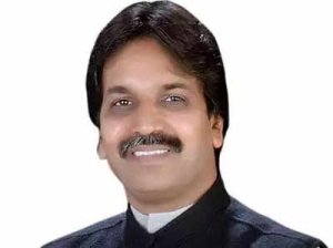 बीजेपी प्रत्याशी के खिलाफ 7.5 करोड़ रुपये का सामान बांटने की शिकायत