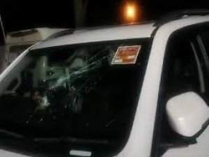 सागर की बंडा विधानसभा से भाजपा विधायक वीरेंद्र सिंह लोधी की कार पर शनिवार रात पत्थर से हमला किया गया