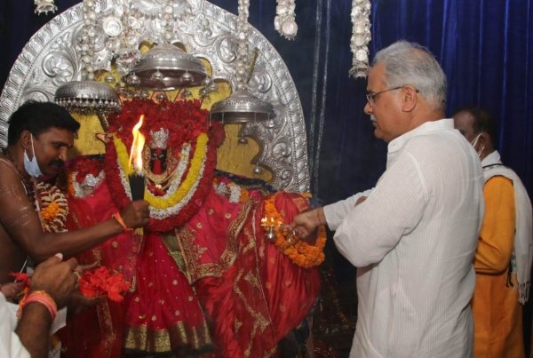 मुख्यमंत्री  भूपेश बघेल ने माता हिंगलाजिन की पूजा कर प्रदेश की खुशहाली की कामना की