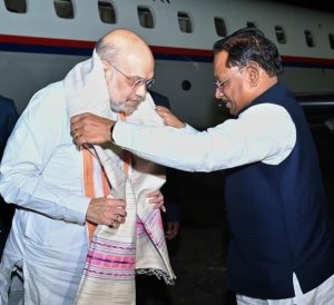 मुख्यमंत्री&nbsp; विष्णु देव साय ने केंद्रीय गृह मंत्री&nbsp; अमित शाह का स्वामी विवेकानंद विमानतल पर किया आत्मीय स्वागत