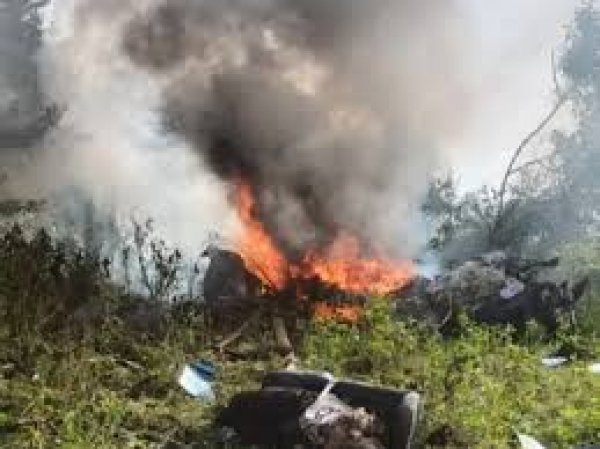 पुणे में हेलिकॉप्टर क्रैश, तीन लोगों की मौत की आशंका