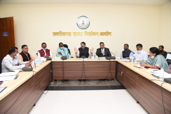उप जिला निर्वाचन अधिकारियों की बैठक सम्पन्न