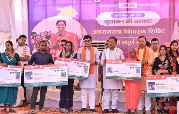 Sushasan Tihar: Chief Minister Shri Vishnu Deo Sai interacts with Mahtari Vandan beneficiaries at Balodabazar Samadhan Shivir